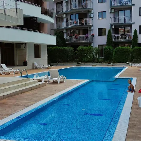 Eden Apartment *