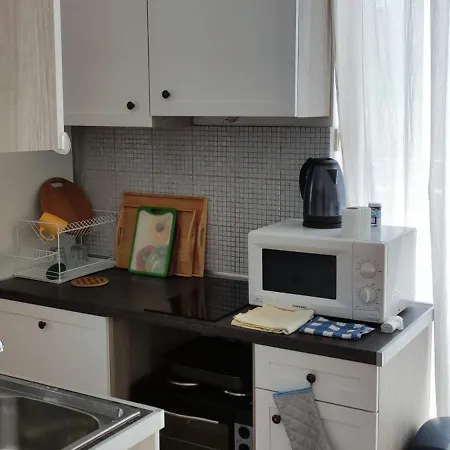 Eden Apartment *